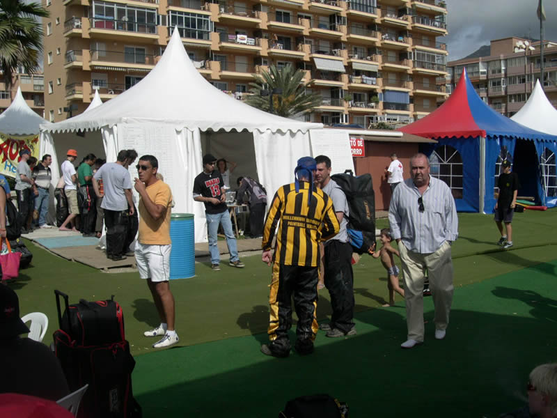 Fotografía MB 90024 en el álbum Malaga Beach 2004